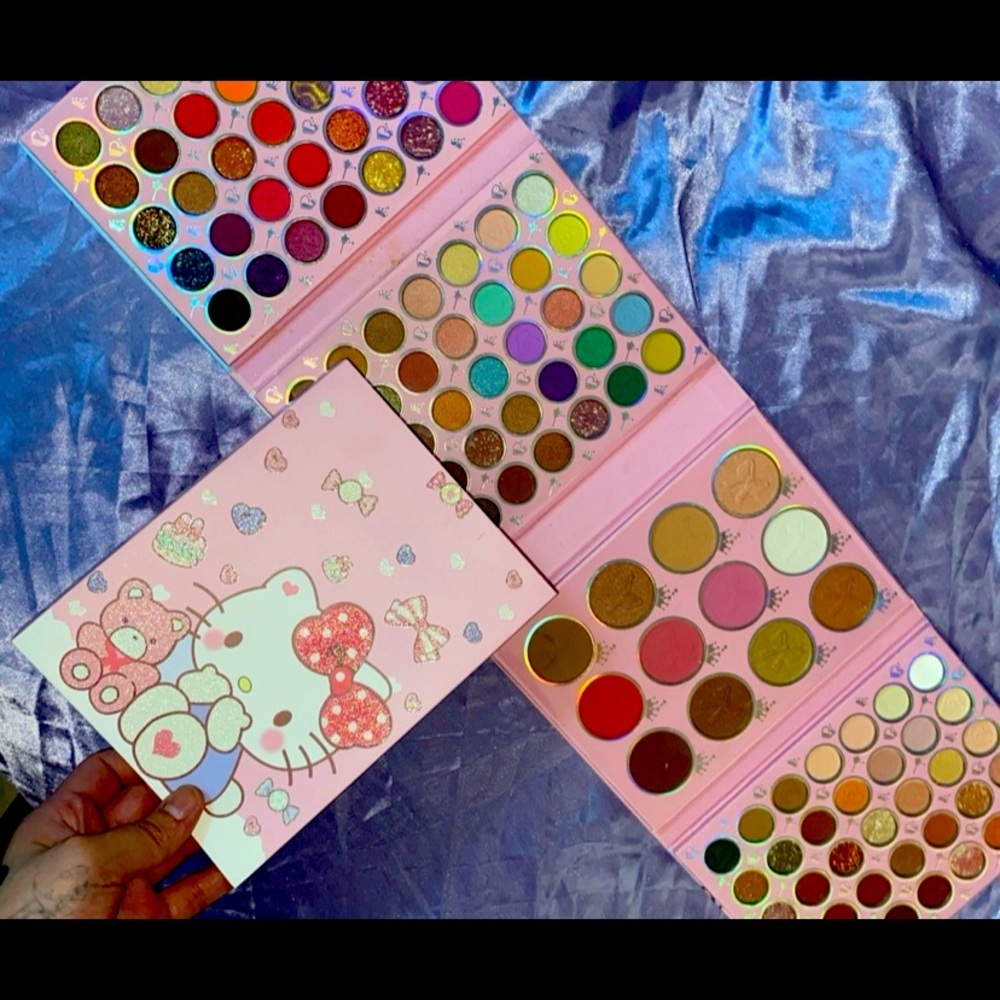 Hello Kitty Makeup Pallete